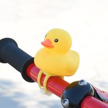 VILÁGÍTÓ CSIPOGÓ KISKACSA GYERMEKCSENGŐ