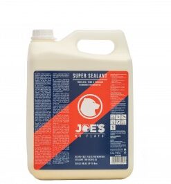 DEFEKTGÁTLÓ FOLYADÉK FELTÖLTÉSE JOE'S No-Flats Super Sealant Tömítőfolyadékkal